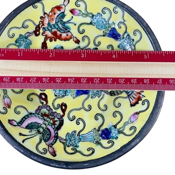 Neiman Marcus Japanese Porcelain Ware HandPainted Yellow Dish Encased in Pewter - Picture 4 of 8